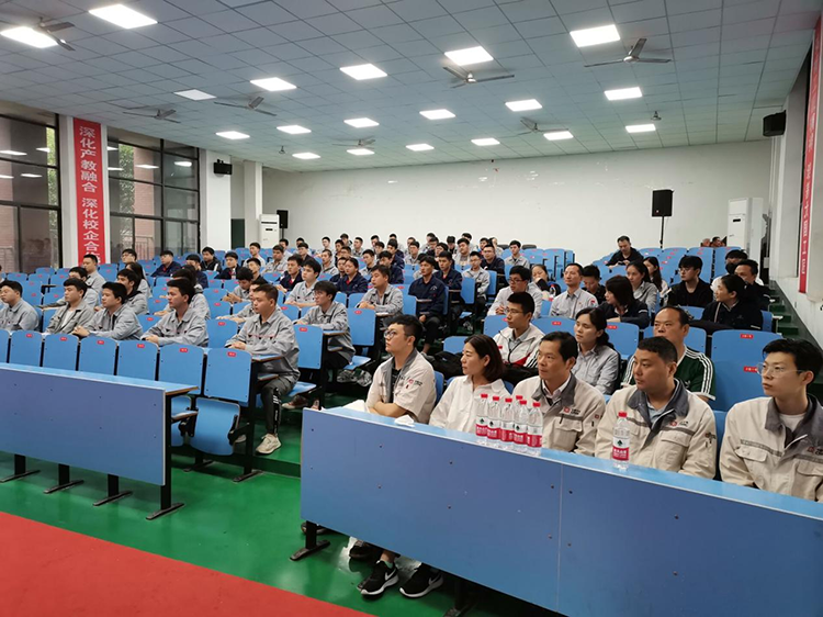 五家大型国企向开云·体育学子抛出“橄榄枝”2022届毕业生提前一年被“抢招”