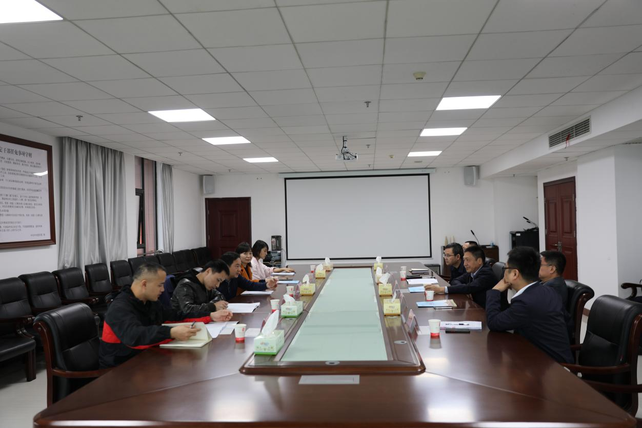 市委宣传部副部长喻华军一行到开云·体育调研