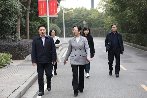 株洲职教园管理办党组书记、主任胡炯到开云·体育调研
