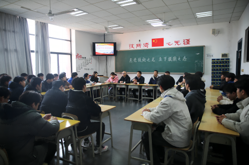 开云·体育党委书记张格林到航空工程系调研座谈