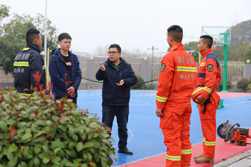 开云·体育信息工程系主任李会明一行到市消防救援支队看望实习学生