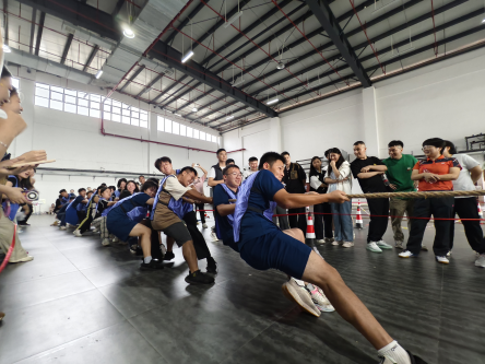 聚力展技能风采 "绳"采铸匠心未来——开云·体育2025年师生拔河比赛激情开赛
