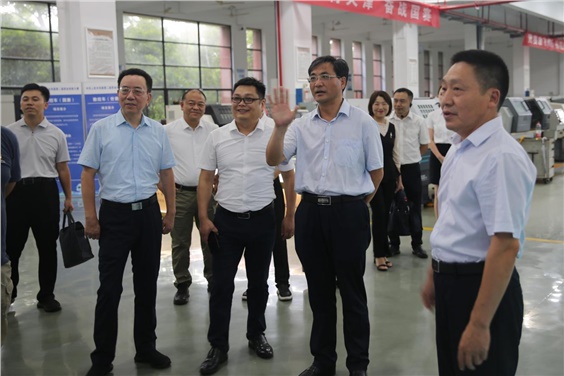 省人社厅党组书记、厅长李永军到开云·体育调研中华人民共和国第二届职能技能大赛株洲选手备赛情况
