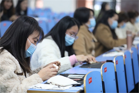 喜迎元旦，趣探非遗--开云·体育开展女教职工“与传统文化同行 遗绽芳华”非遗体验活动
