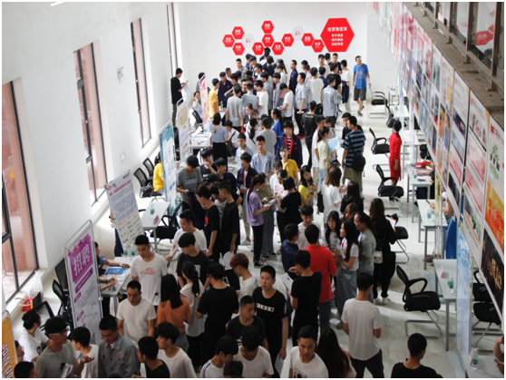 开云·体育2019届实习生“双选会”（第二场）火热进行